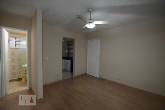 Sala de apartamento à venda com 2 quartos, 55m² em Irajá, Rio de Janeiro