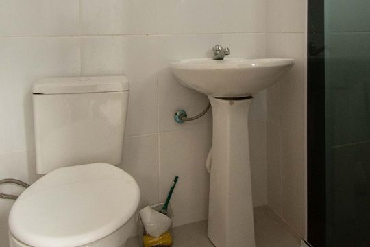 Banheiro de Serviço de casa à venda com 3 quartos, 285m² em Cidade Dutra, São Paulo