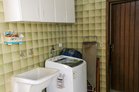 Área de Serviço de casa à venda com 4 quartos, 350m² em Vila Gustavo, São Paulo