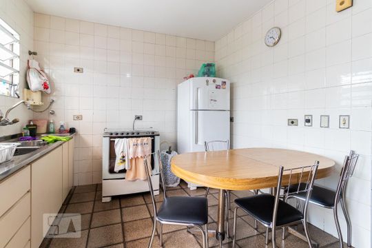 Cozinha de casa à venda com 4 quartos, 287m² em Vila São Paulo, São Paulo