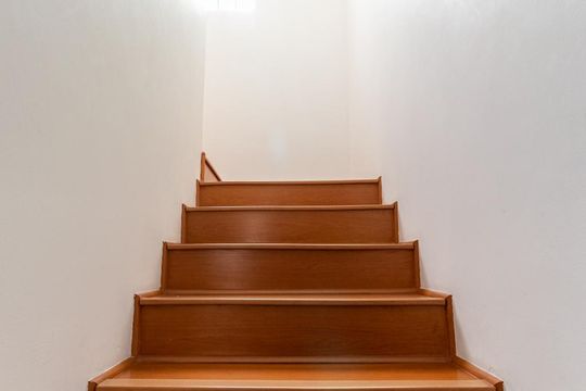 Escadaria de casa à venda com 4 quartos, 287m² em Vila São Paulo, São Paulo