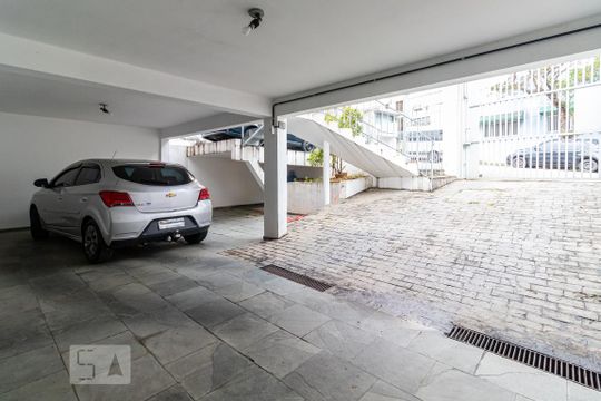 Garagem de casa à venda com 4 quartos, 287m² em Vila São Paulo, São Paulo
