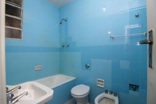 Banheiro Social de apartamento para alugar com 2 quartos, 80m² em Flamengo, Rio de Janeiro