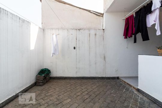 Quintal de casa à venda com 3 quartos, 200m² em Indianópolis, São Paulo