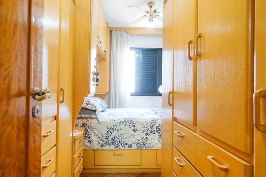 Closet da suíte 01 de apartamento à venda com 3 quartos, 70m² em Vila Esperança, São Paulo