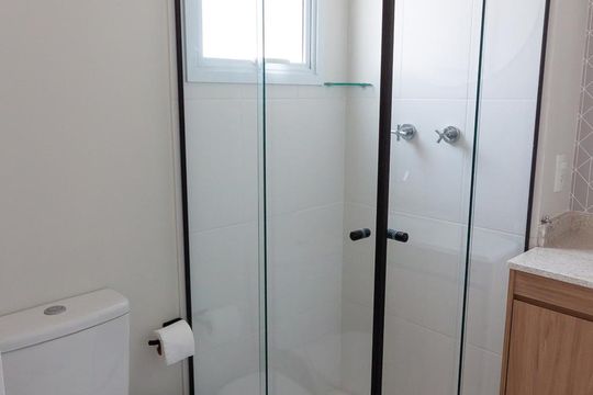 Banheiro de kitnet/studio para alugar com 1 quarto, 29m² em Butantã, São Paulo