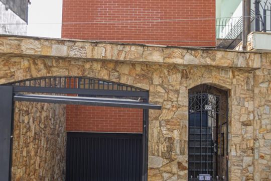Fachada de casa à venda com 3 quartos, 221m² em Osvaldo Cruz, São Caetano do Sul
