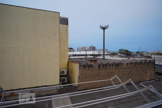 Area de Serviço - Vista de apartamento para alugar com 2 quartos, 55m² em Jardim Itu-sabará, Porto Alegre