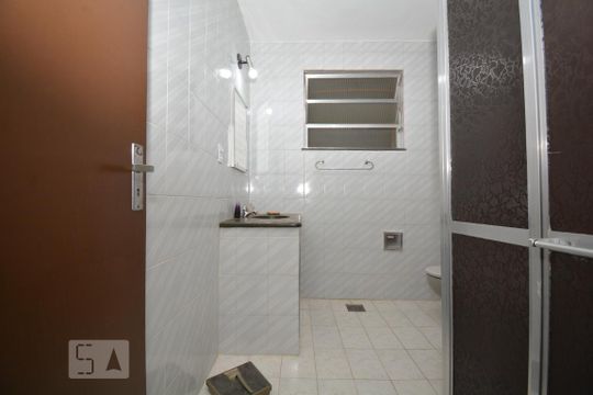 Banheiro 1 de casa à venda com 3 quartos, 300m² em Irajá, Rio de Janeiro