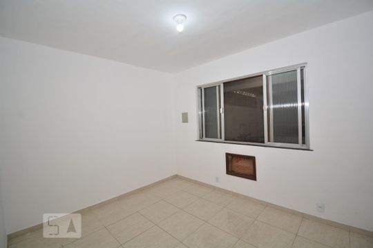 Quarto 1 de casa à venda com 3 quartos, 300m² em Irajá, Rio de Janeiro
