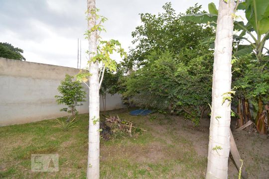 Quintal de casa à venda com 3 quartos, 300m² em Irajá, Rio de Janeiro