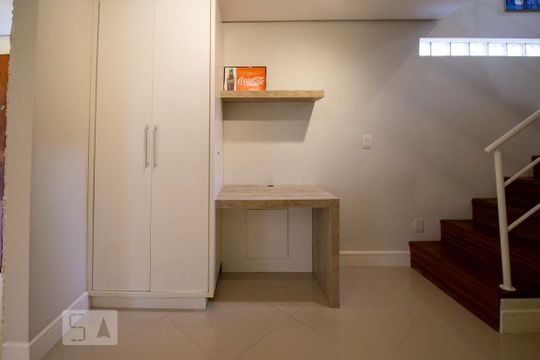 Sala de casa de condomínio para alugar com 3 quartos, 140m² em Santo Antônio de Lisboa, Florianópolis