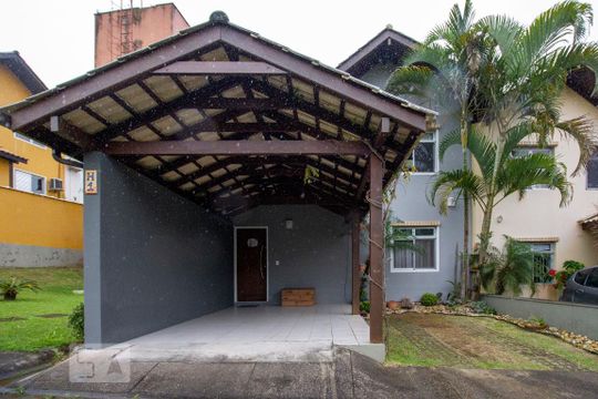 Fachada da casa de casa de condomínio para alugar com 3 quartos, 140m² em Santo Antônio de Lisboa, Florianópolis