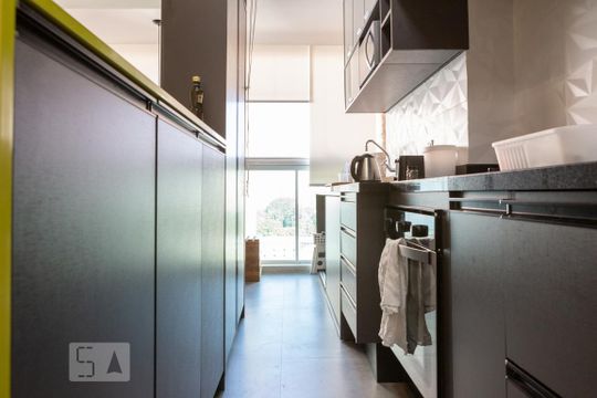 Cozinha de kitnet/studio para alugar com 1 quarto, 35m² em Água Branca, São Paulo