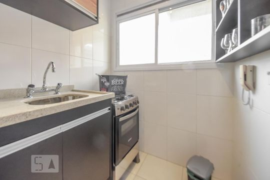 Cozinha de apartamento para alugar com 1 quarto, 33m² em Bela Vista, São Paulo