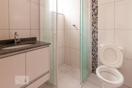 Banheiro de apartamento para alugar com 1 quarto, 42m² em Butantã, São Paulo