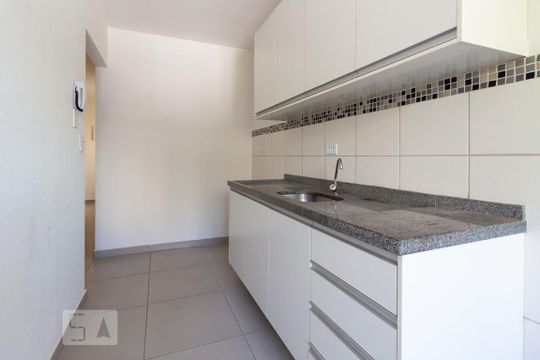 Cozinha de apartamento para alugar com 1 quarto, 42m² em Butantã, São Paulo