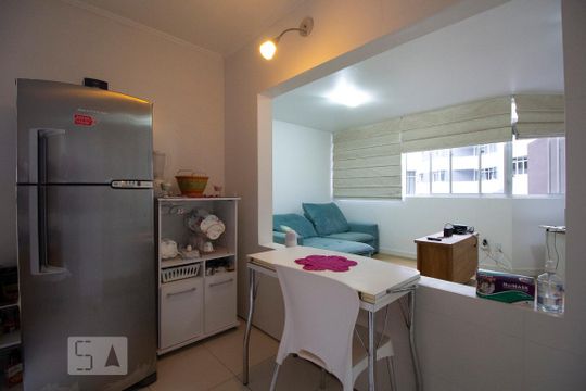 Cozinha de apartamento para alugar com 2 quartos, 68m² em Itacorubi, Florianópolis