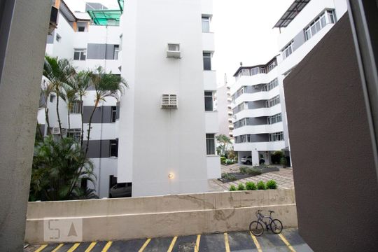 Vista da sala de apartamento para alugar com 2 quartos, 68m² em Itacorubi, Florianópolis