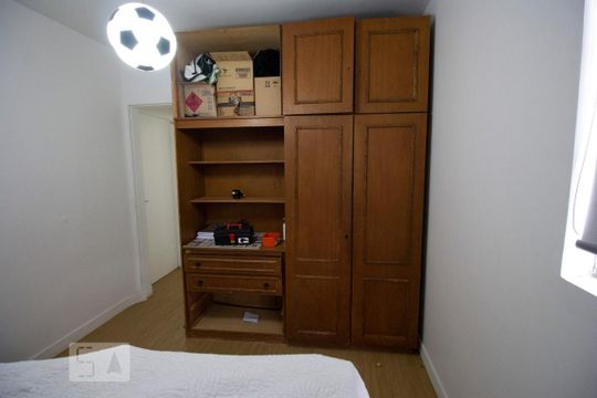 Quarto 01 de apartamento para alugar com 2 quartos, 68m² em Itacorubi, Florianópolis