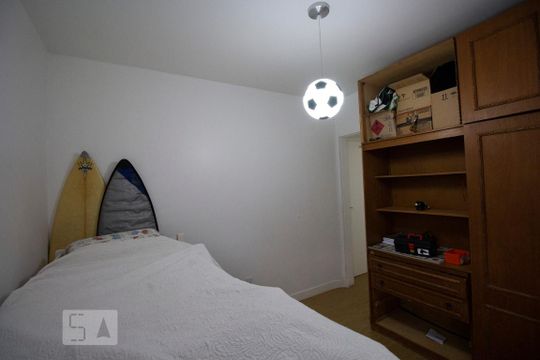 Quarto 01 de apartamento para alugar com 2 quartos, 68m² em Itacorubi, Florianópolis