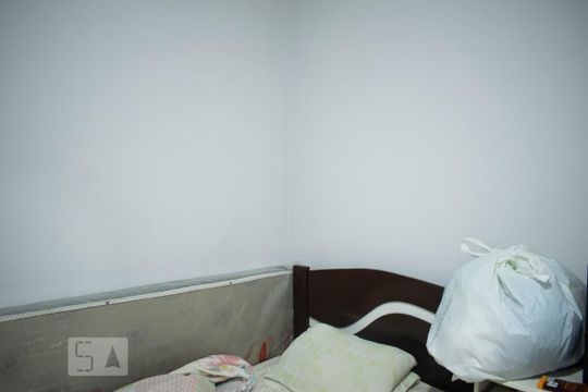 Quarto 1 de apartamento para alugar com 2 quartos, 43m² em Vila Nova, Porto Alegre