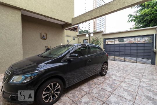 Garagem de casa à venda com 6 quartos, 400m² em Santa Teresinha, São Paulo