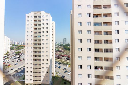 Vista de apartamento para alugar com 2 quartos, 60m² em Continental, Osasco
