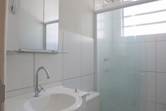 Banheiro da suíte de apartamento para alugar com 2 quartos, 54m² em Distrito de Bonfim Paulista, Ribeirão Preto