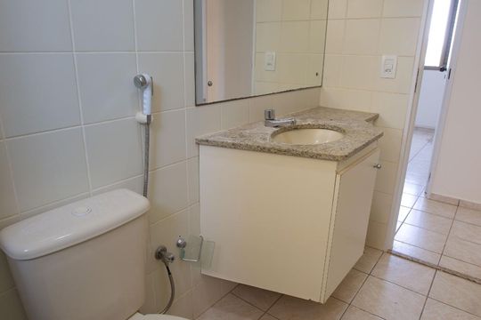 Banheiro social de apartamento para alugar com 3 quartos, 80m² em Alto da Boa Vista, Ribeirão Preto