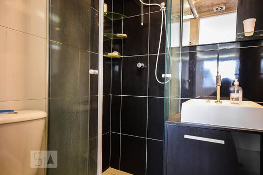 Banheiro de apartamento à venda com 2 quartos, 50m² em Super Quadra Morumbi, São Paulo