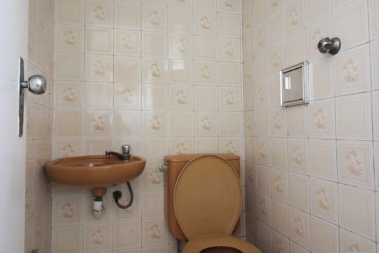 Banheiro de Serviço de apartamento para alugar com 2 quartos, 56m² em Vila Andrade, São Paulo