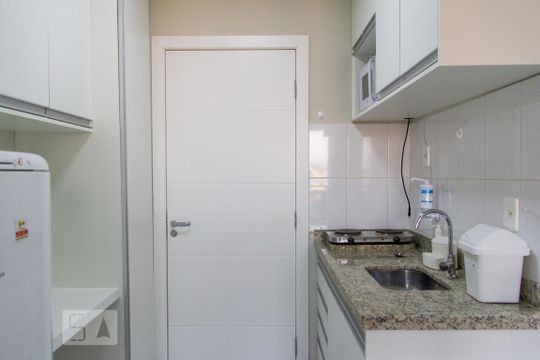 Cozinha de kitnet/studio para alugar com 1 quarto, 25m² em Iguatemi, Ribeirão Preto