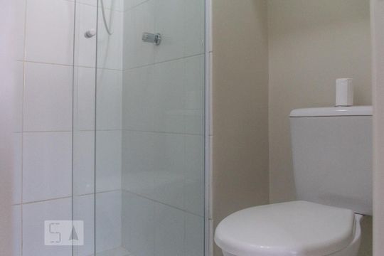 Banheiro de kitnet/studio para alugar com 1 quarto, 25m² em Iguatemi, Ribeirão Preto