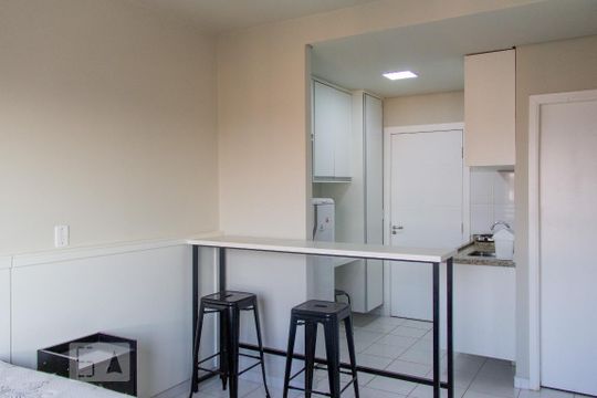 Sala/Quarto de kitnet/studio para alugar com 1 quarto, 25m² em Iguatemi, Ribeirão Preto
