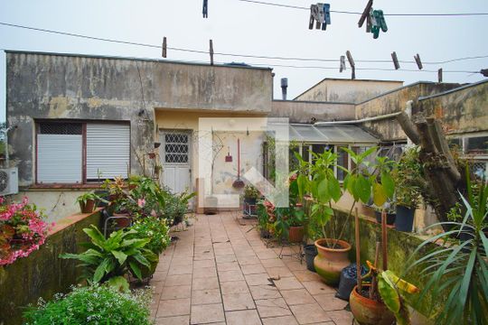 Fachada Fundos de casa à venda com 1 quarto, 175m² em Petrópolis, Porto Alegre