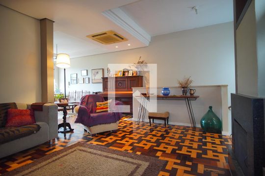 Casa à venda com 1 quarto, 175m² em Petrópolis, Porto Alegre