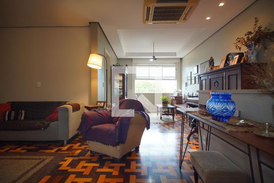 Sala de casa à venda com 1 quarto, 175m² em Petrópolis, Porto Alegre