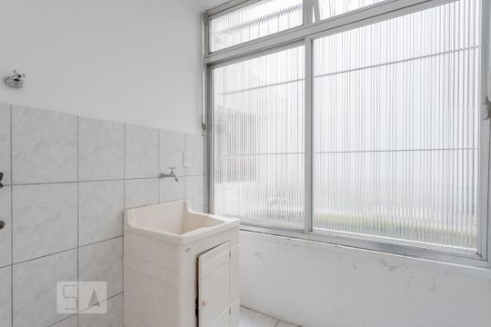 Área de Serviço de apartamento para alugar com 2 quartos, 70m² em Navegantes, Porto Alegre