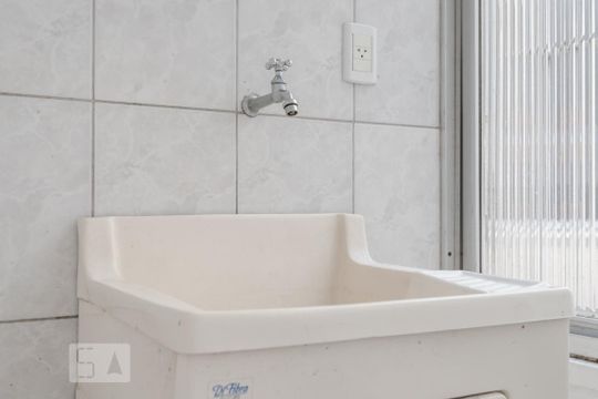 Área de Serviço de apartamento para alugar com 2 quartos, 70m² em Navegantes, Porto Alegre