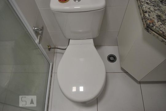 Banheiro de apartamento para alugar com 1 quarto, 28m² em Liberdade, São Paulo