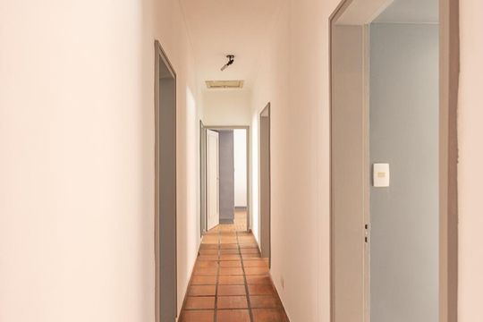 Corredor de apartamento à venda com 3 quartos, 190m² em Barra Funda, São Paulo