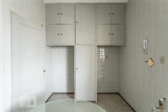 Cozinha de apartamento à venda com 3 quartos, 190m² em Barra Funda, São Paulo