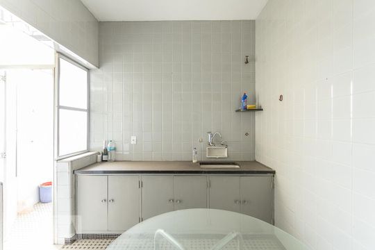 Cozinha de apartamento à venda com 3 quartos, 190m² em Barra Funda, São Paulo