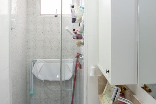 Banheiro de apartamento à venda com 2 quartos, 38m² em Colônia (zona Leste), São Paulo