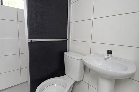 Banheiro de casa para alugar com 8 quartos, 160m² em Santos Dumont, São Leopoldo