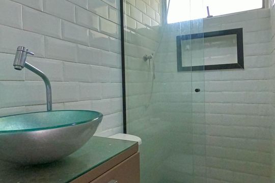 Banheiro de apartamento à venda com 2 quartos, 50m² em Piedade, Rio de Janeiro