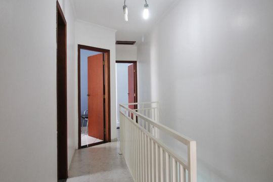 Corredor de casa à venda com 3 quartos, 169m² em Jardim Lar Sao Paulo, São Paulo