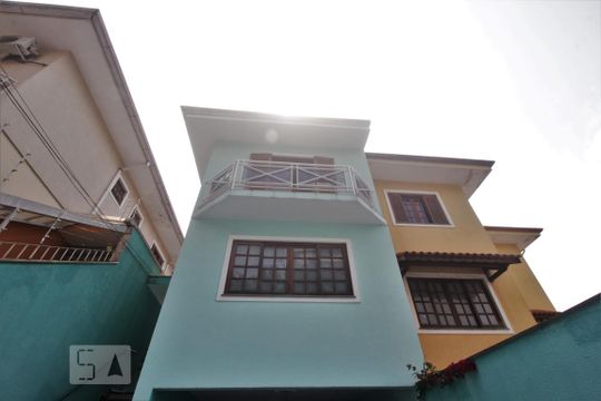 Fachada de casa à venda com 3 quartos, 169m² em Jardim Lar Sao Paulo, São Paulo