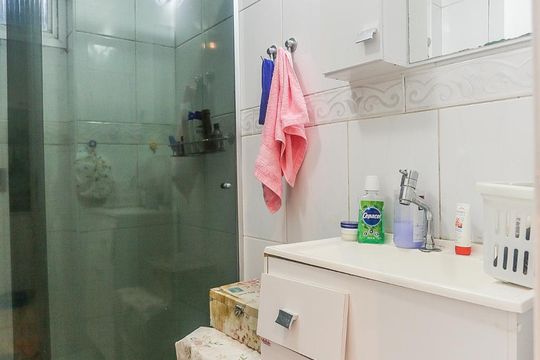 Banheiro de apartamento à venda com 2 quartos, 74m² em Vila Indiana, São Paulo
